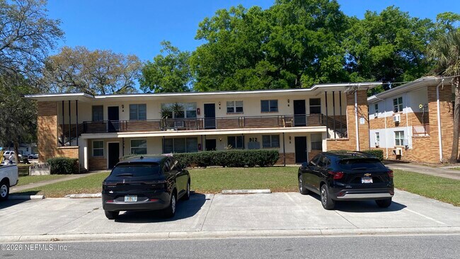 912 Arco Dr Unit 1