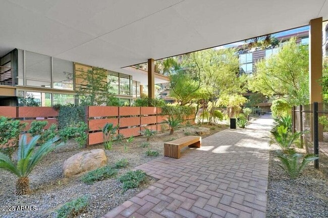 Photo - 7121 E Rancho Vista Dr Unidad 2001