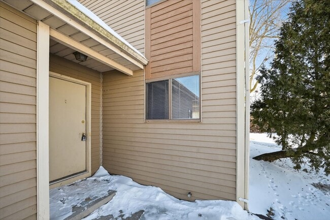 2755-2761 Scarlet Oak