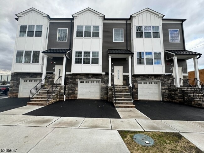 Photo - 1300 Allen St