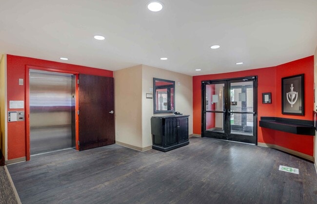 Furnished Studio-Los Angeles - Torrance