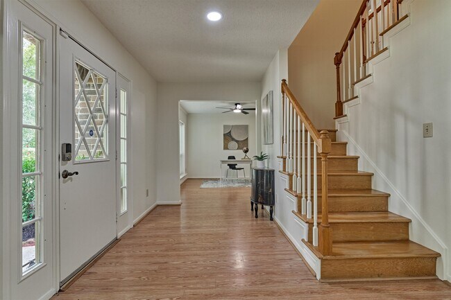 Photo - 71 Breezy Point Pl