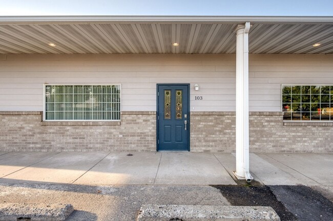 Photo - Windermere LWS Unit Suite 103