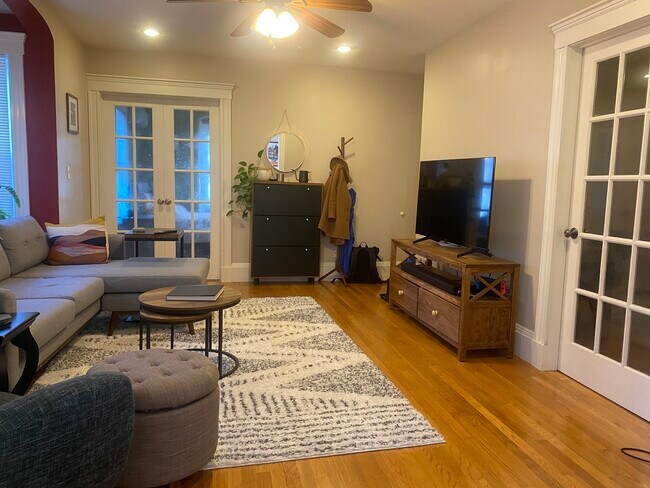 Photo - 35 Pinckney St Unit 1