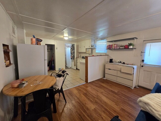 Photo - 911-915 Broadway Unit 915