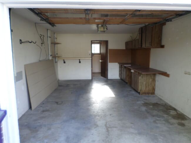 Photo - 2 bedroom on quiet street!