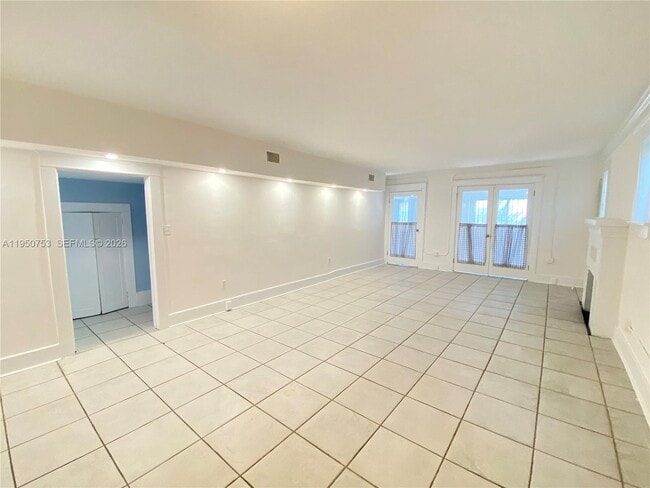 Photo - 4600 NE 1st Ave Unidad 1st Floor