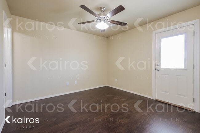 Photo - 4005 Thomas St