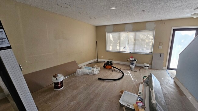 Sala de estar - 2262 NW 59th Way