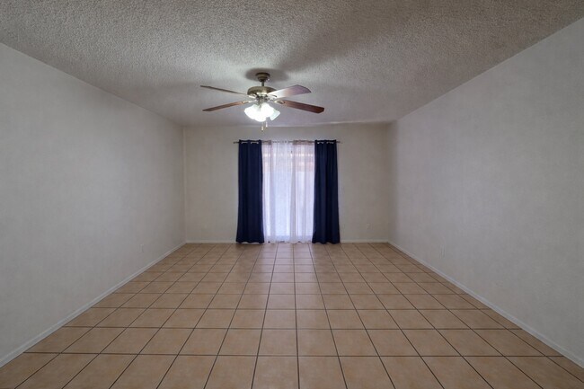 Photo - 1625 W Hillside Pl