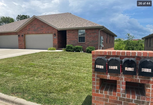 Building Photo - 3 Bedroom 2 Bathroom 2 CAR GARAGE