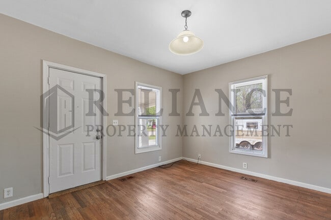 Photo - 826 W Mentor St