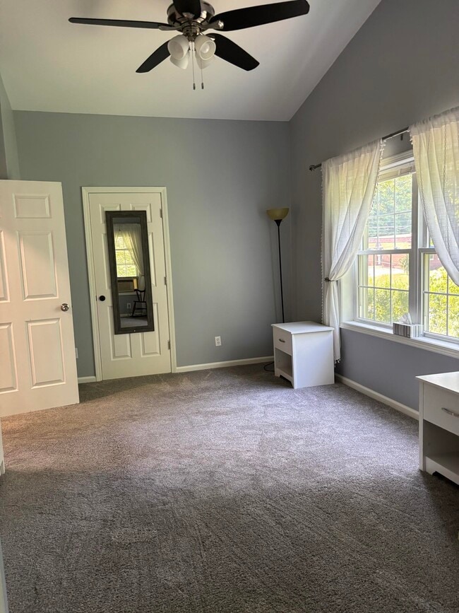 Photo - 138 N Main St