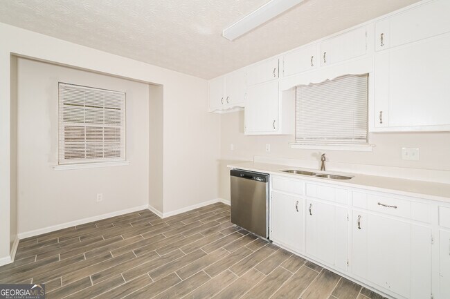 Photo - 491 Pennybrook Dr