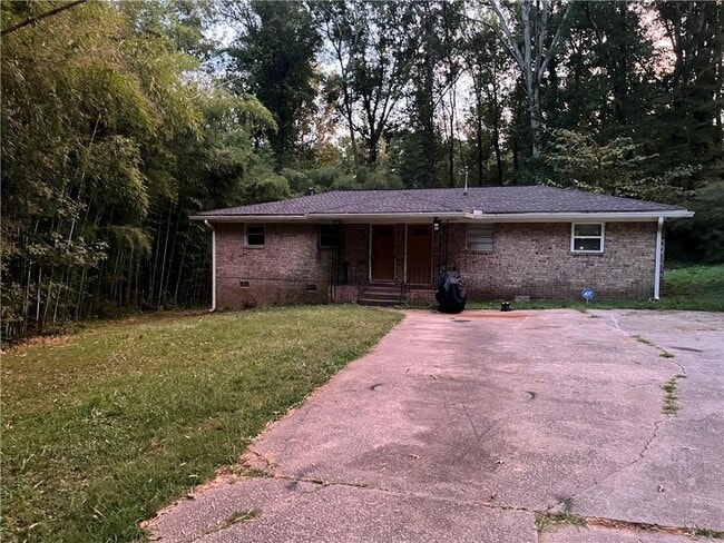 841 Larkin Ln