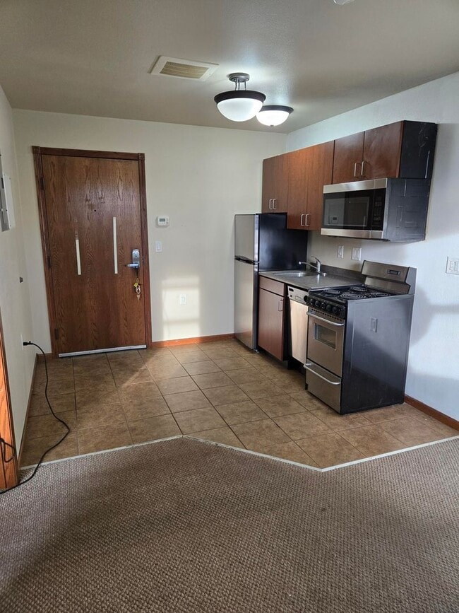 Photo - Blue Hawk Villard Commons