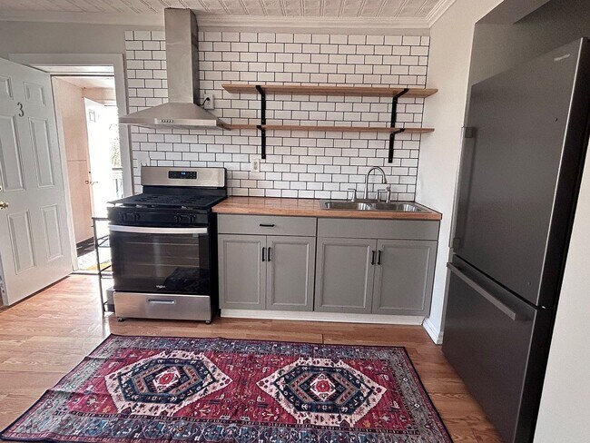 Photo - 140 Spring St