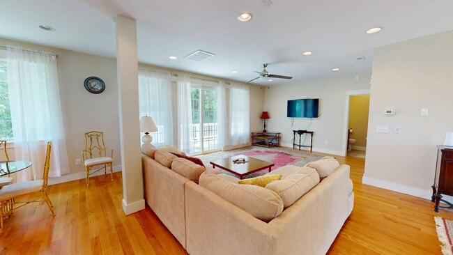 1300 W Kitty Hawk Rd