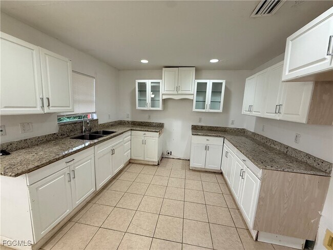 Photo - 3401 25th St SW