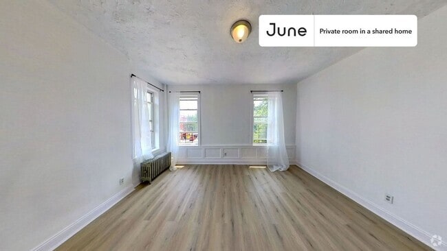 Building Photo - Private bedroom in 4 bed/1 bath Home