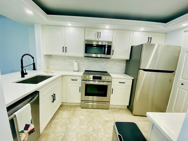 Photo - ** MARCO ISLAND 2/2 AT SOUTH SEAS CLUB ** ...