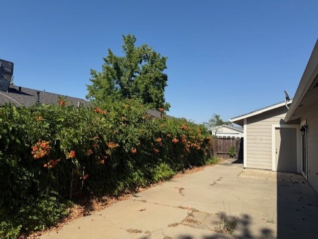 Photo - 3 Bedroom Home In Quail Ridge