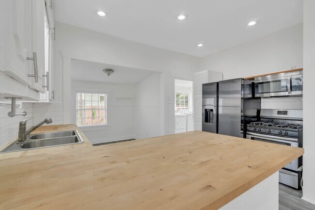 Photo - 1109 Gargan St