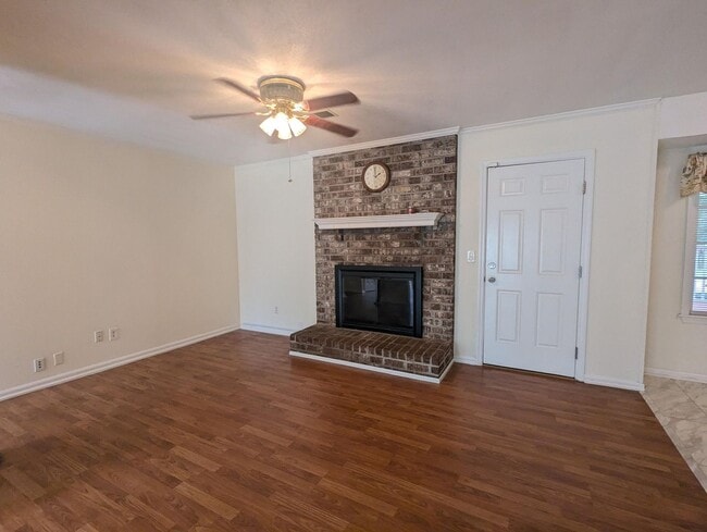 Photo - Ranch Style 3BD/ 2 Bath - Fully Fenced In!