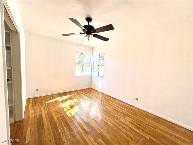 Photo - 1425 Bracken Ave