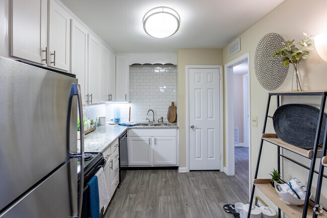 2BR, 1BA - 1,100SF - Kitchen