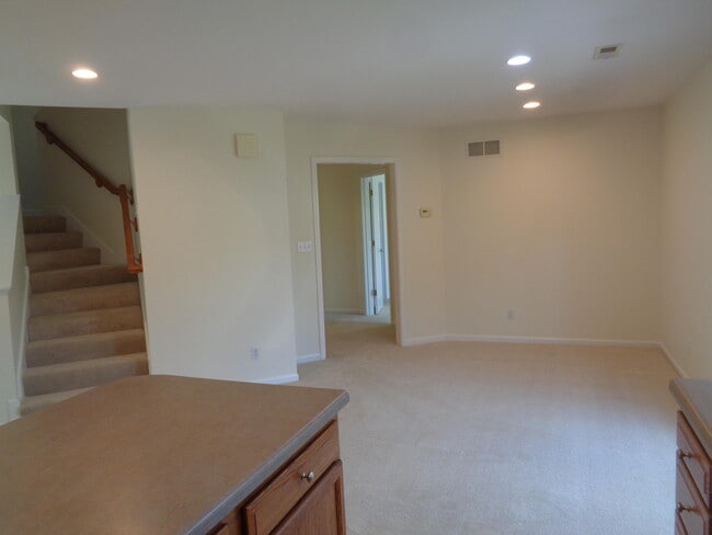 Photo - 4008 Meadow View Dr