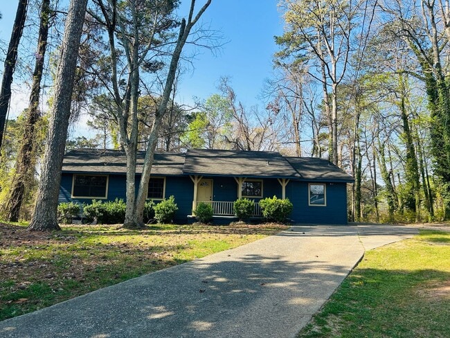Building Photo - WOW! Stunning, fully renovated 3 bedroom 2 bathroom home in Riverdale! Must see!