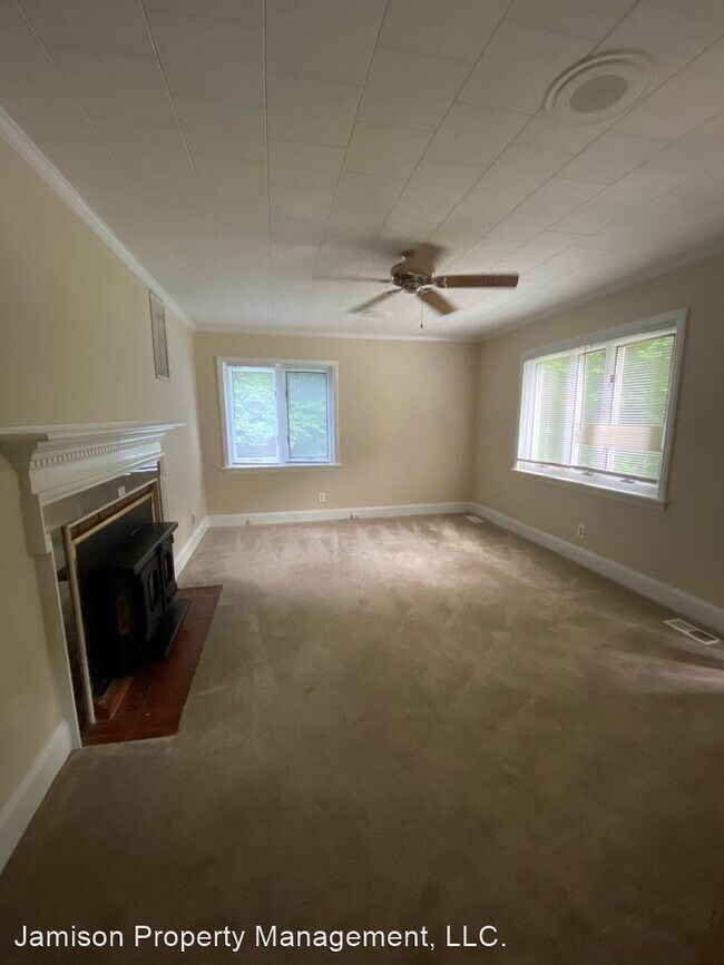 Photo - 2 br, 2 bath House - 1720 E John Street