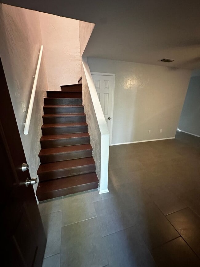 Building Photo - 1729 SW 69 Way Rental