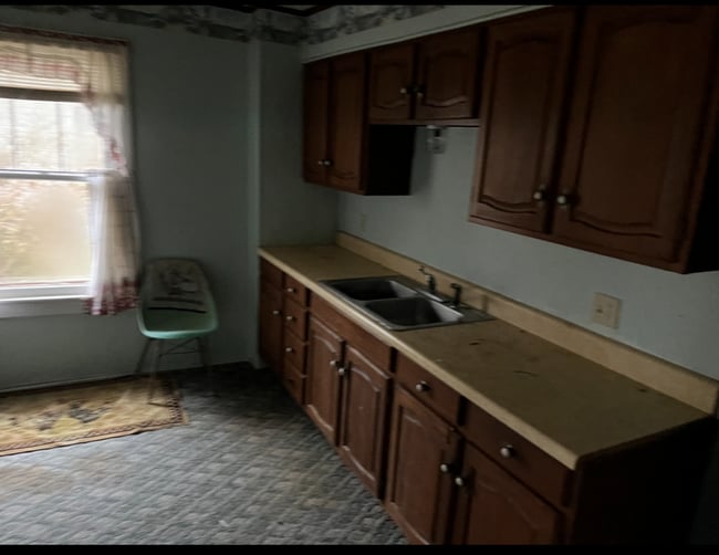 Photo - $590 MONTH / $1000 DOWN