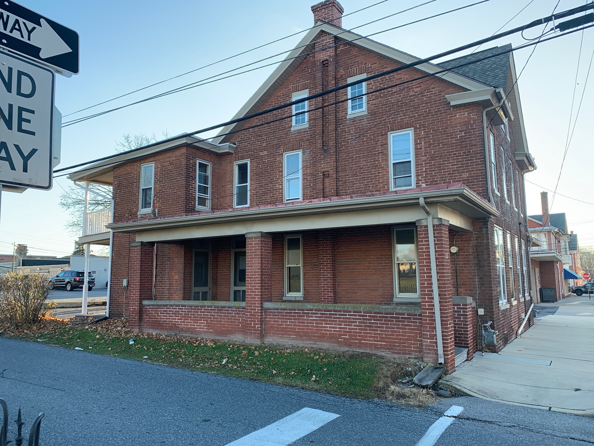 Half House 3Bedroom/1Bath- private parking - Half House 3Bedroom/1Bath- private parking
