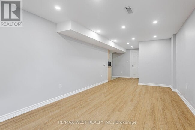 Photo - 31 Clair Rd
