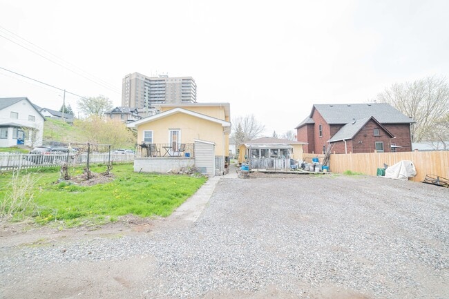 Building Photo - 371 Ambrose St