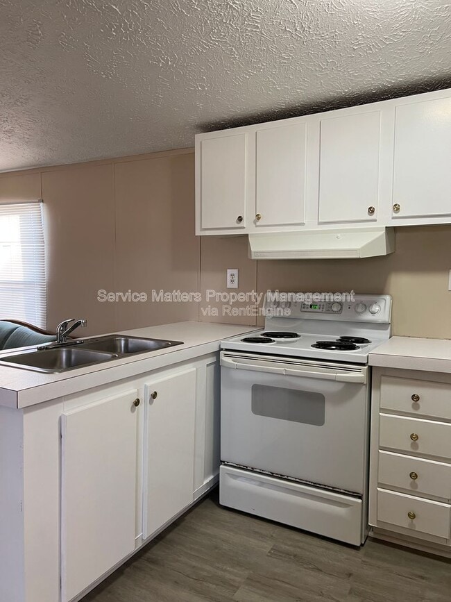 Photo - 4819 Douglas Dr