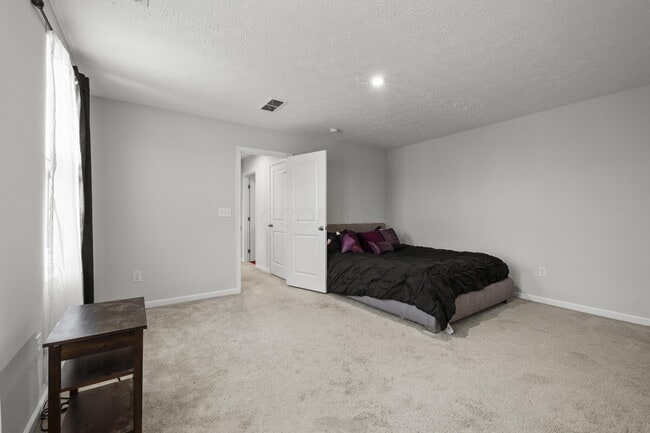 Photo - 5289 Earhart Dr