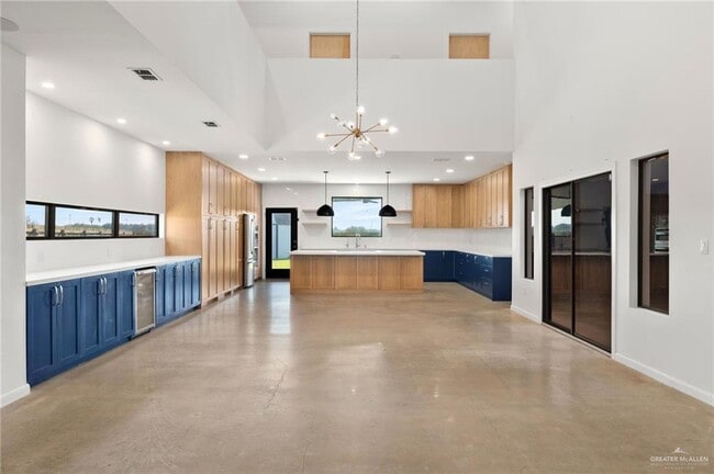 Photo - 35 Silverton Cir