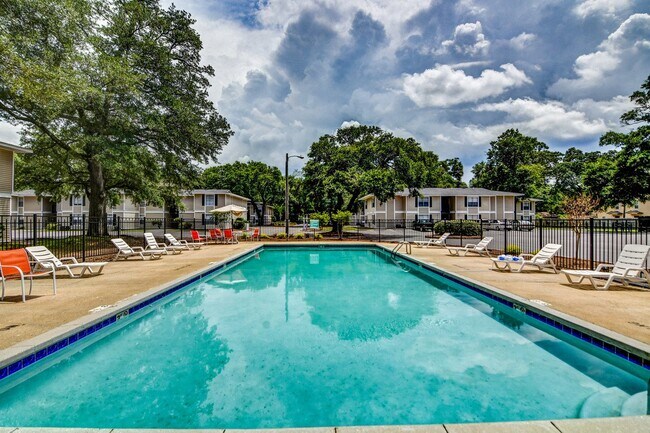100 McKeough Ave Unit 206