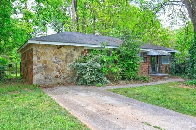 Building Photo - 249 Shelburn Dr Rental
