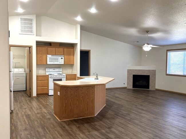 Photo - Ranch-Style Home With Gas Fireplace and Washer/Dryer Included! 1 Small Dog Welcome!