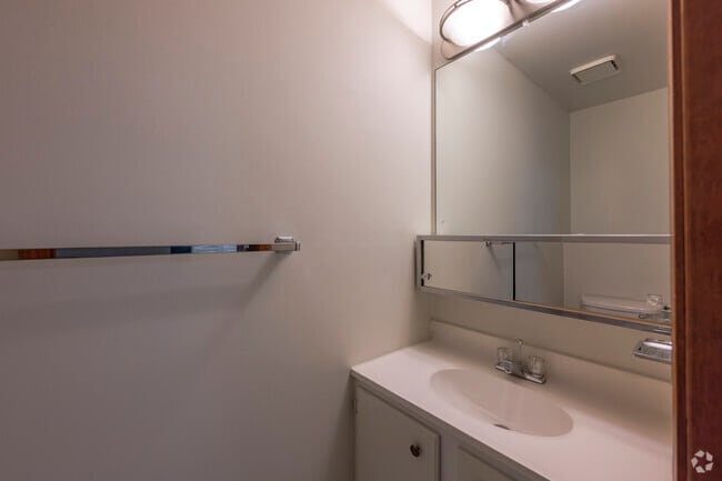 Casa adosada de 2 habitaciones y 2,5 baños - 950 pies cuadrados - Arbor Park I - Baño