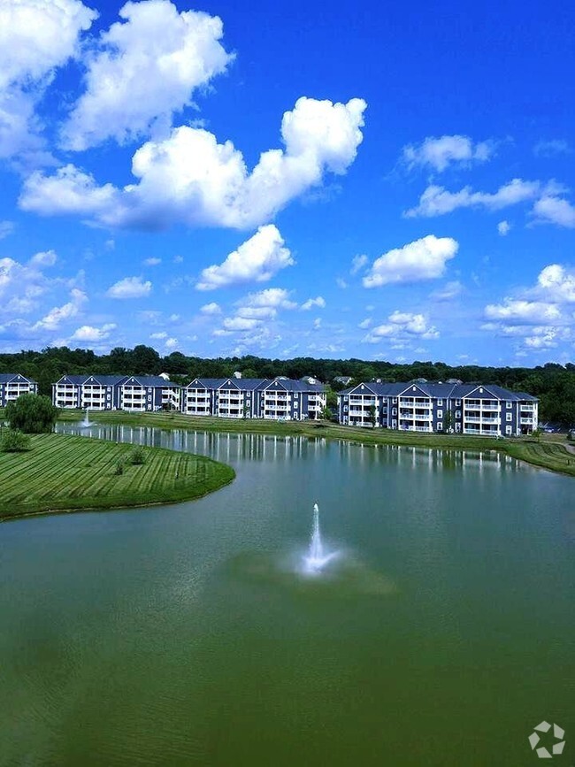 Beautiful Grounds with Lake - The Village at Cloud Park Rental