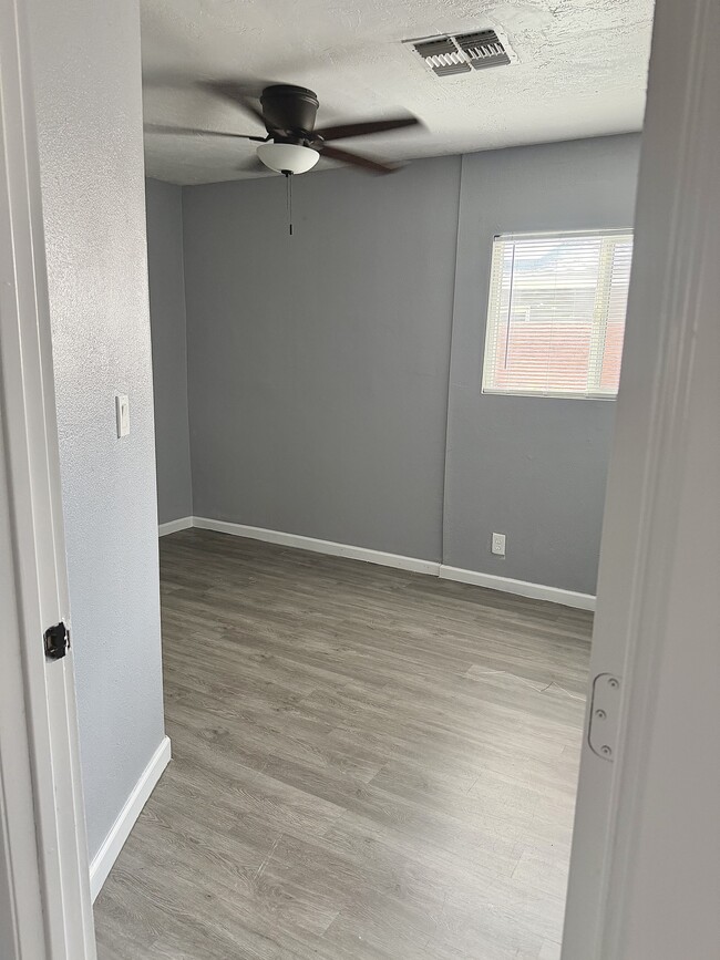 Photo - 2615 W Morten Ave Unit A