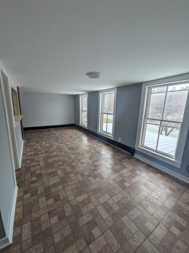 Building Photo - 2978 Vt Rte 14 N Unit 3