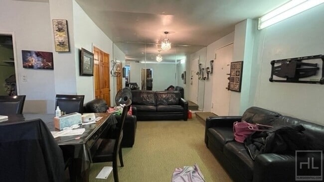 Photo - BRIGHT AND  LARGE 2  BEDROOMS RUGBY ROAD/P... Unit 1L