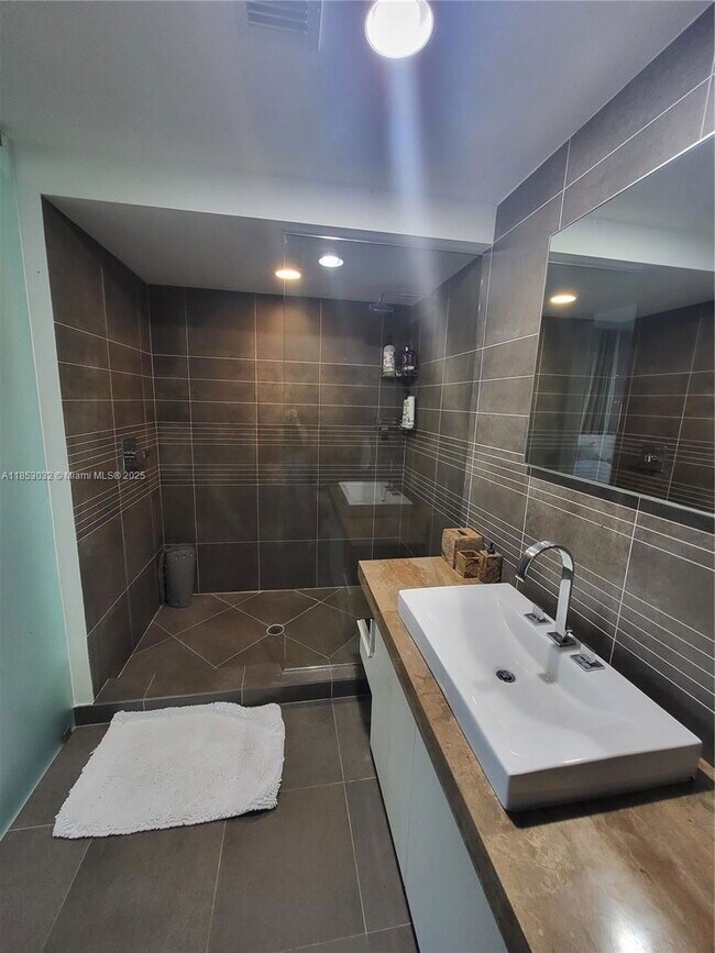 Photo - 2100 Park Ave